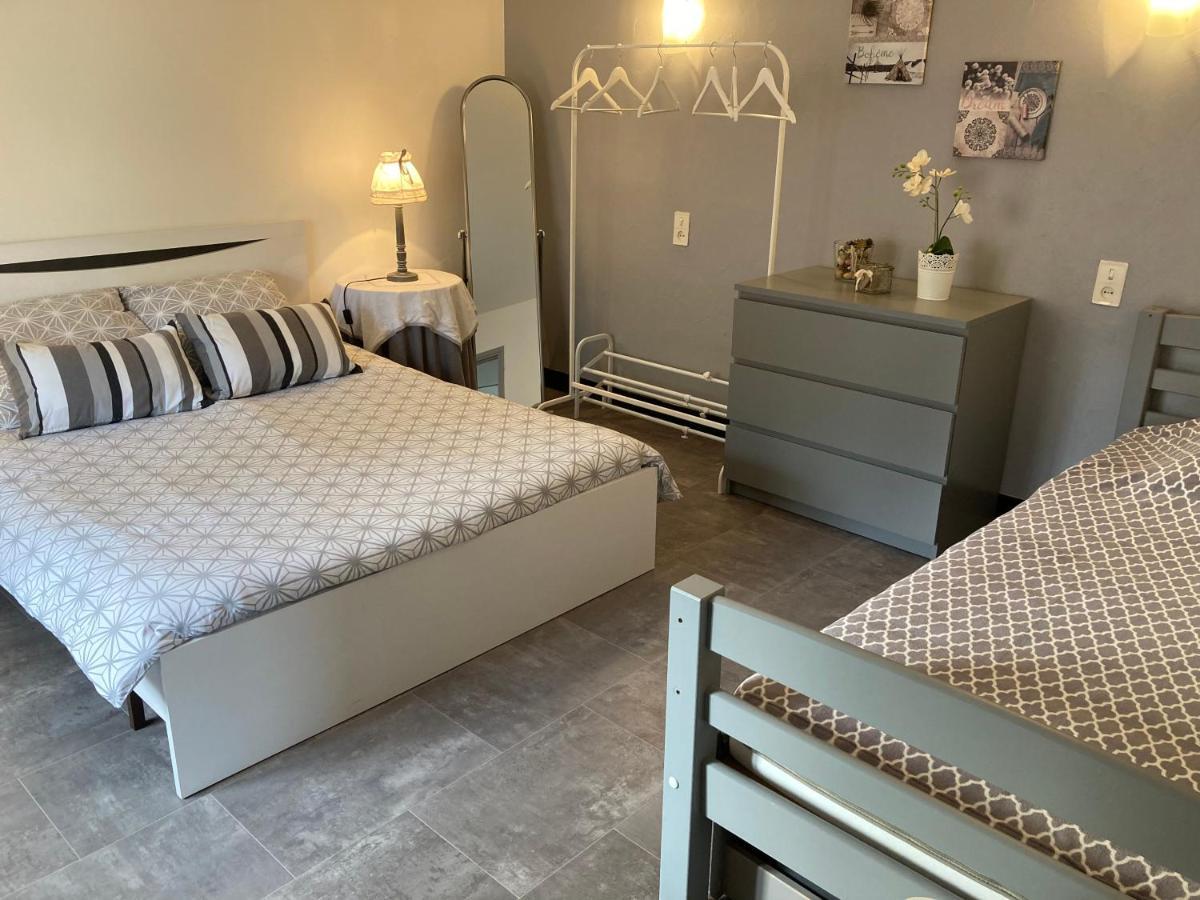 Le Beffroi Bed & Breakfast Millau Cameră foto